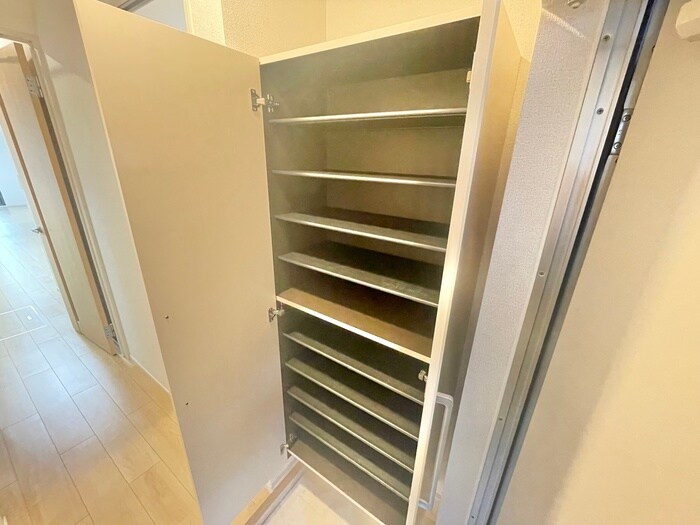 物件内観写真17　(靴箱)