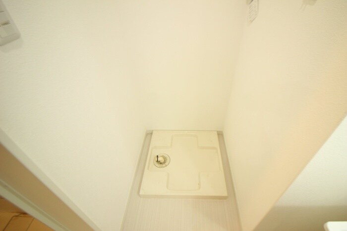 物件内観写真14　(洗濯機置場)