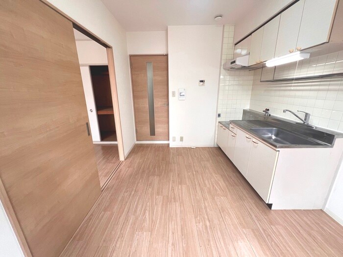 物件内観写真8　(居室)