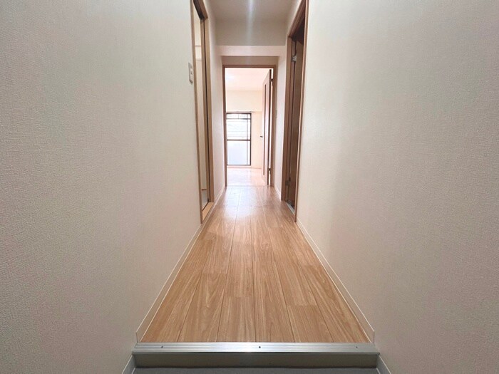 物件内観写真21　(廊下)