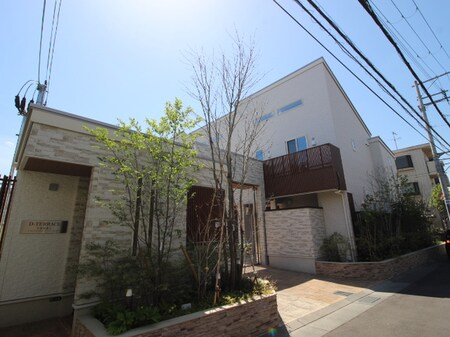 宝塚雲雀丘タウンハウス10外観写真