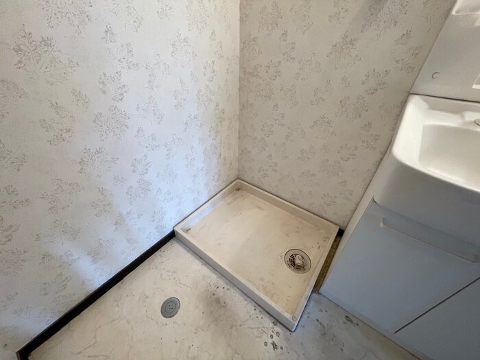 物件内観写真11　(洗濯機置場)