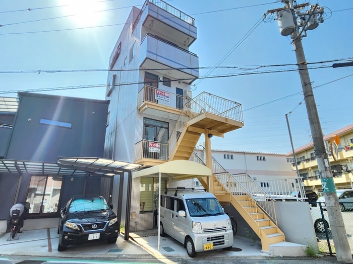 山崎ビルの物件外観写真