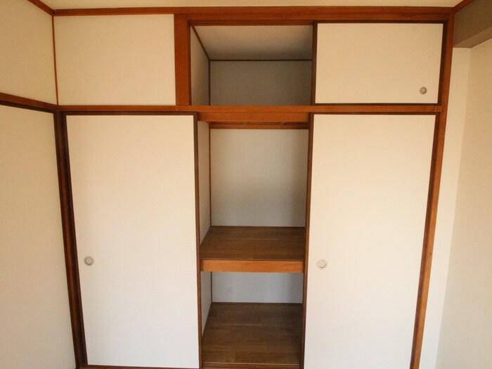 物件内観写真12　(収納)