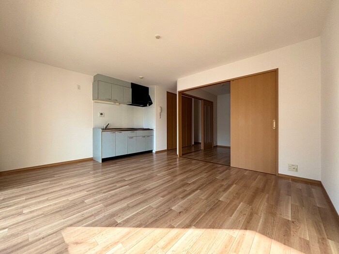 物件内観写真4　(居室)