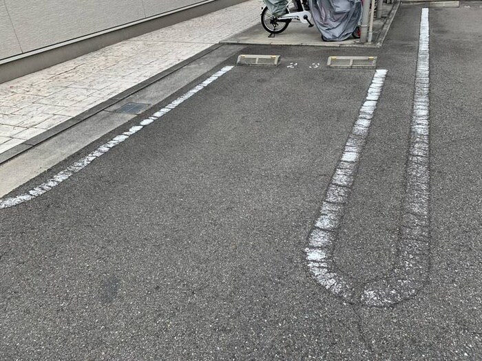 物件外観写真3　(駐車場)
