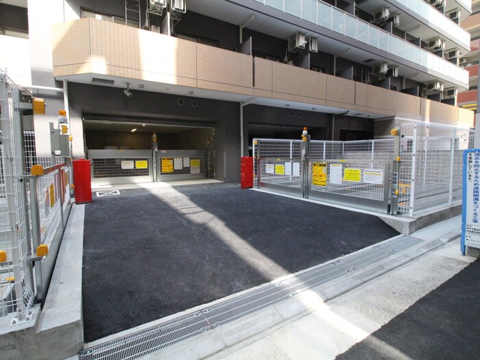 物件外観写真5　(駐車場)