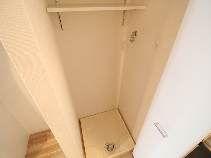 物件内観写真14　(洗濯機置場)