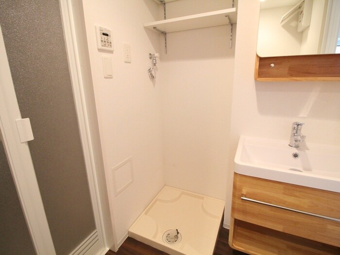 物件内観写真15　(洗濯機置場)