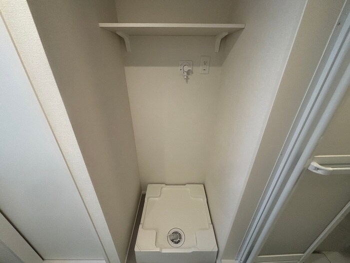 物件内観写真12　(洗濯機置場)