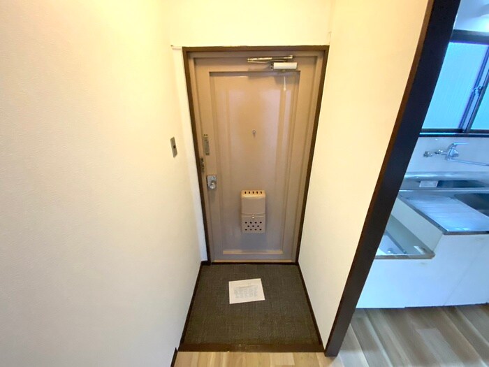 物件内観写真18　(玄関)