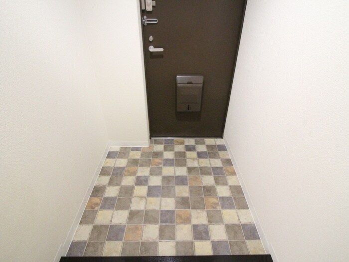 物件内観写真19　(玄関)