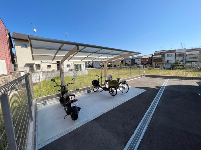 物件外観写真5　(駐輪場)