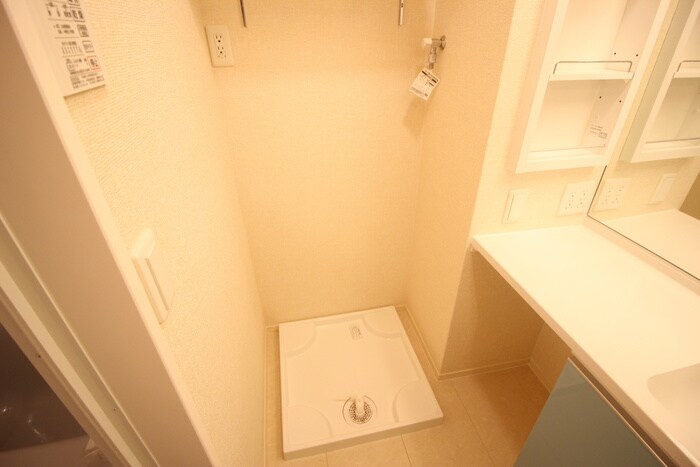 物件内観写真17　(洗濯機置場)