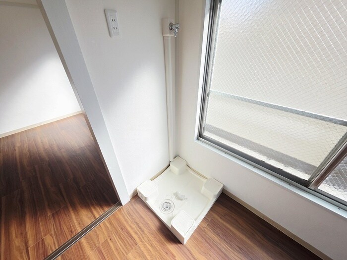 物件内観写真11　(洗濯機置場)