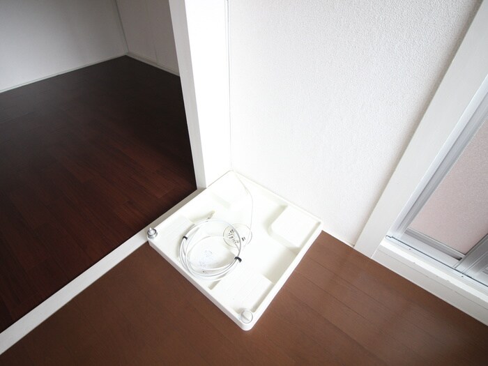 物件内観写真13　(洗濯機置場)