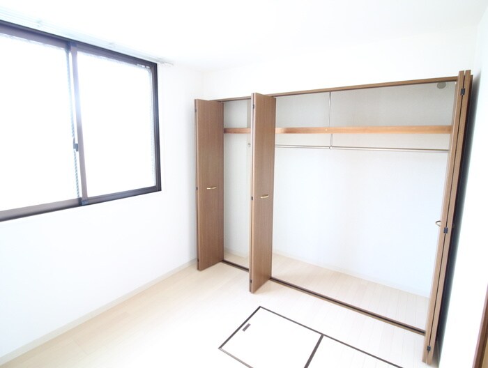 物件内観写真18　(収納)