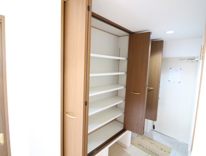 物件内観写真19　(靴箱)