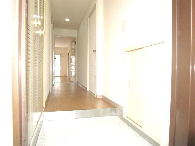 物件内観写真16　(廊下)