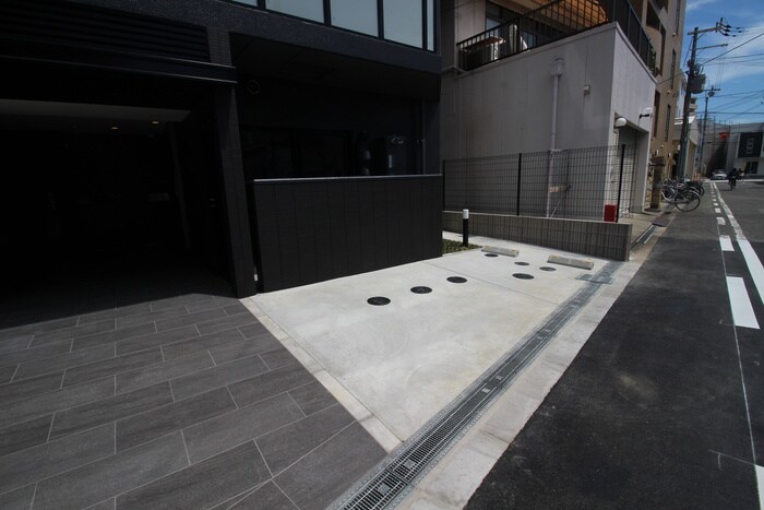 物件外観写真3　(駐車場)