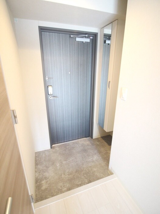 物件内観写真12　(玄関)