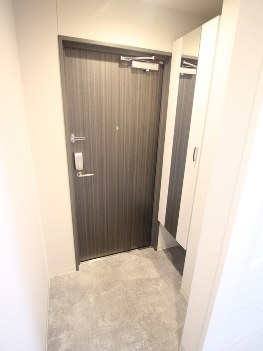 物件内観写真17　(玄関)