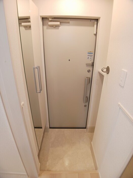 物件内観写真14　(玄関)