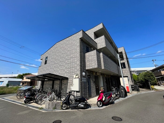 物件外観写真4　(エントランス部分)