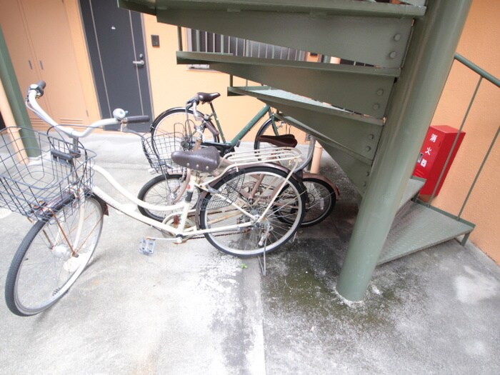 物件外観写真5　(駐輪場)