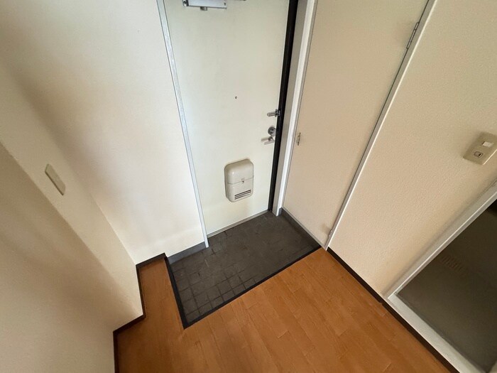 物件内観写真14　(玄関)