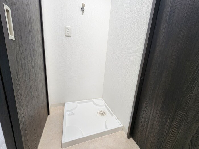 物件内観写真12　(洗濯機置場)