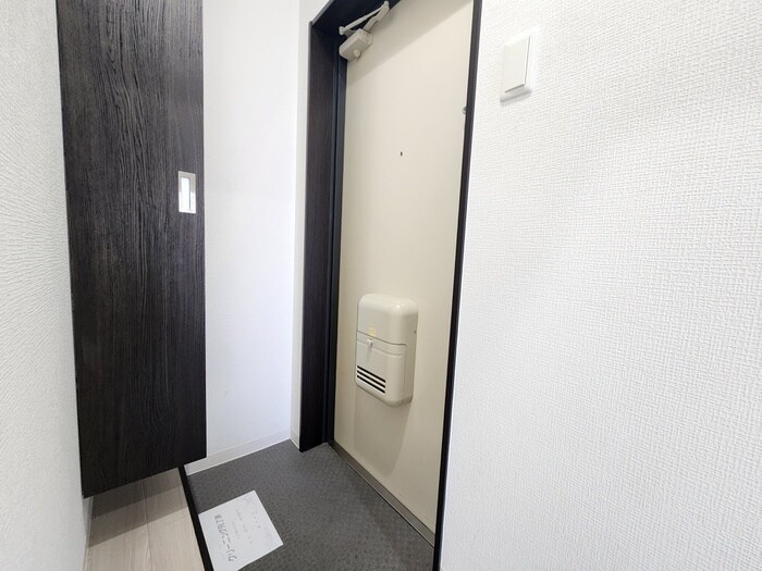 物件内観写真17　(玄関)