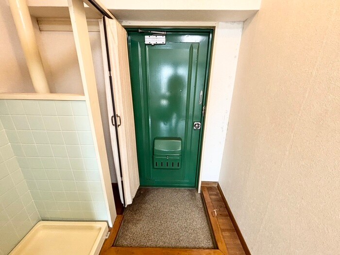 物件内観写真14　(玄関)