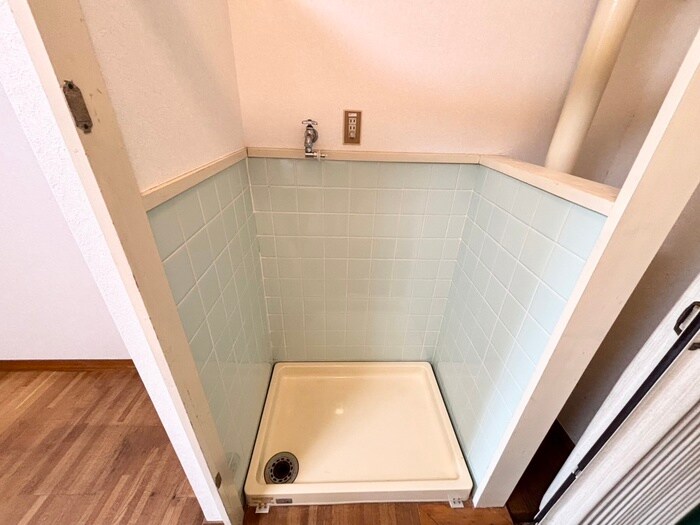 物件内観写真16　(洗濯機置場)