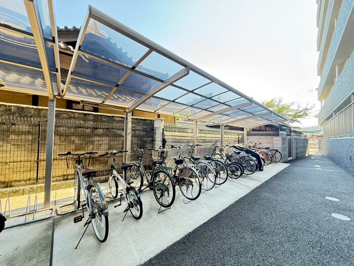 物件外観写真4　(駐輪場)