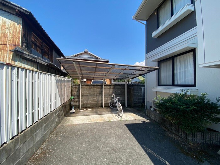 物件外観写真2　(駐輪場)