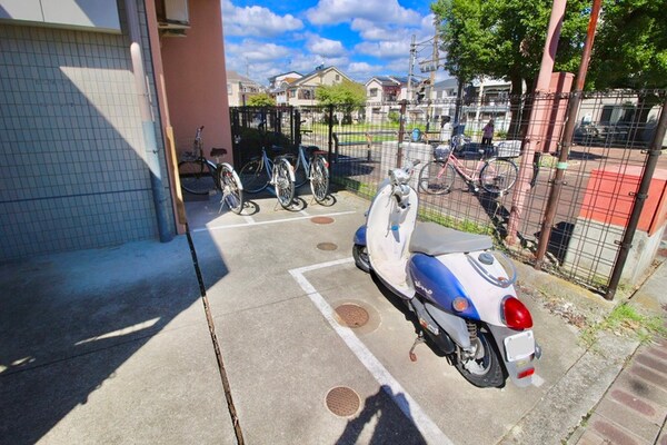 バイク置き場