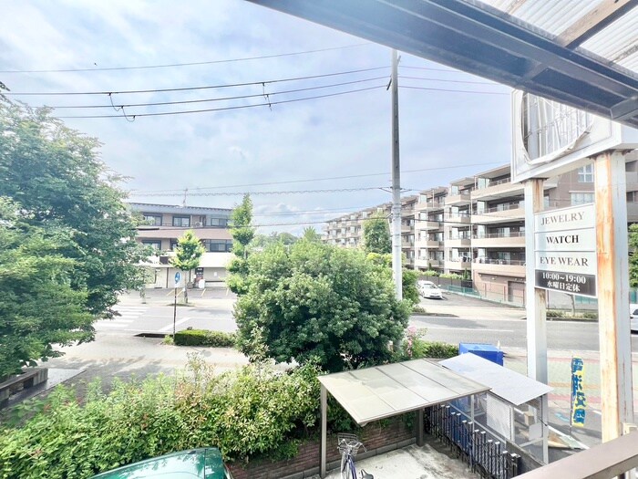 物件内観写真17　(室内からの展望)