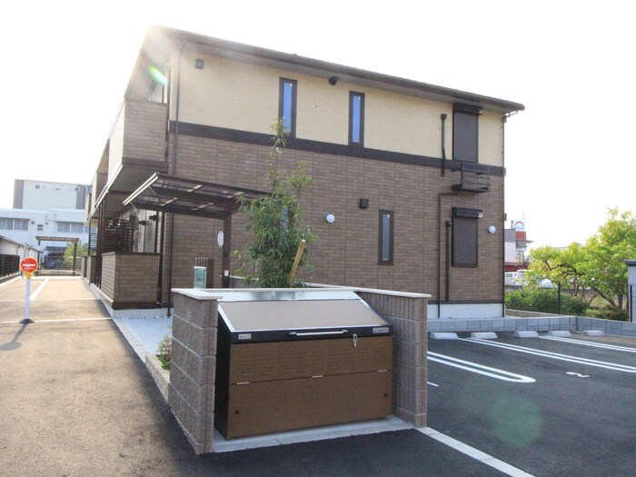 物件外観写真2　(外観写真)