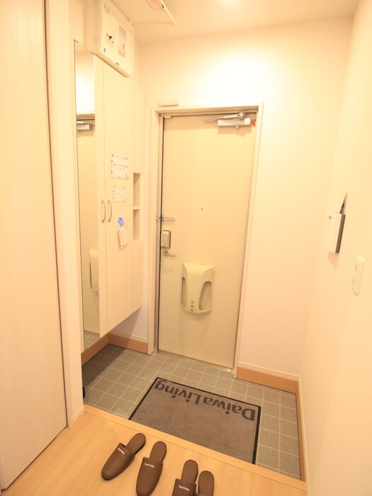 物件内観写真7　(玄関)