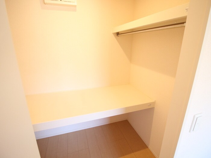物件内観写真12　(収納)