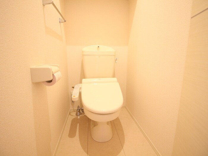 物件内観写真16　(トイレ)