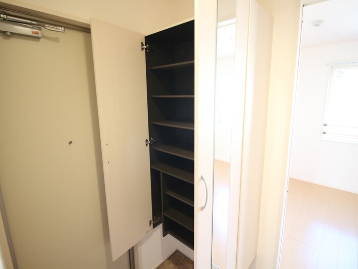 物件内観写真18　(靴箱)