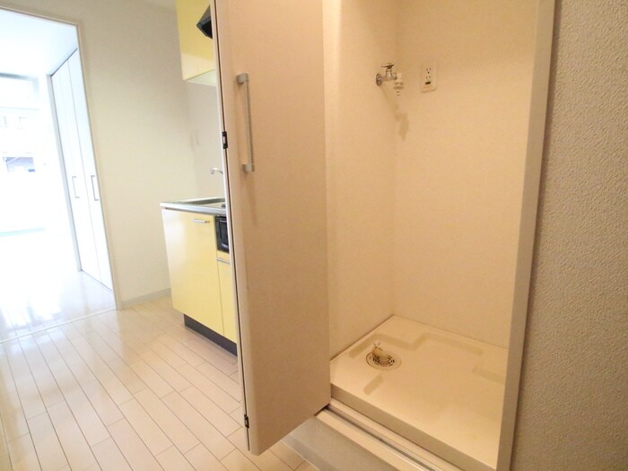 物件内観写真14　(洗濯機置場)