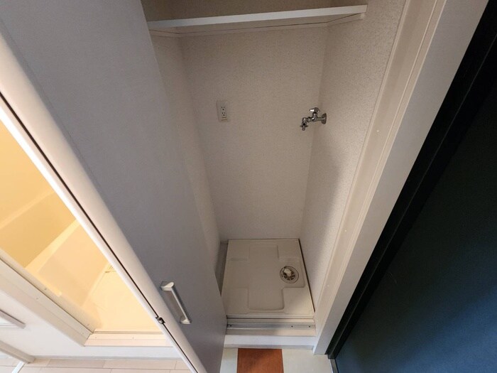 物件内観写真17　(洗濯機置場)