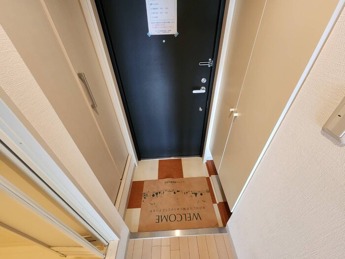 物件内観写真19　(玄関)