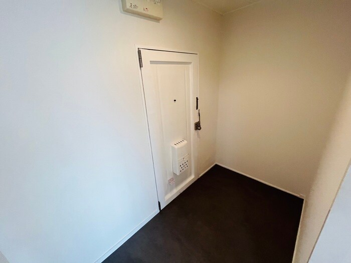 物件内観写真14　(玄関)