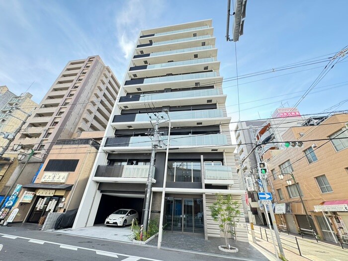 オルフェア鶴ヶ丘駅前の外観写真