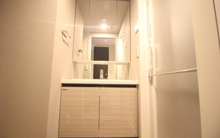 オルフェア鶴ヶ丘駅前の洗面