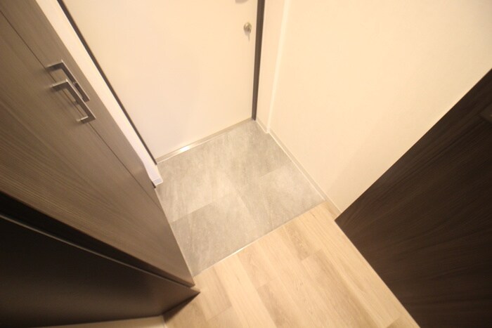 オルフェア鶴ヶ丘駅前の玄関